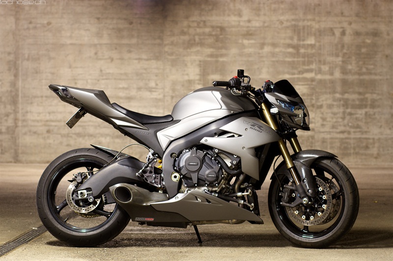 Suzuki GSXR 1000 стритфайтер